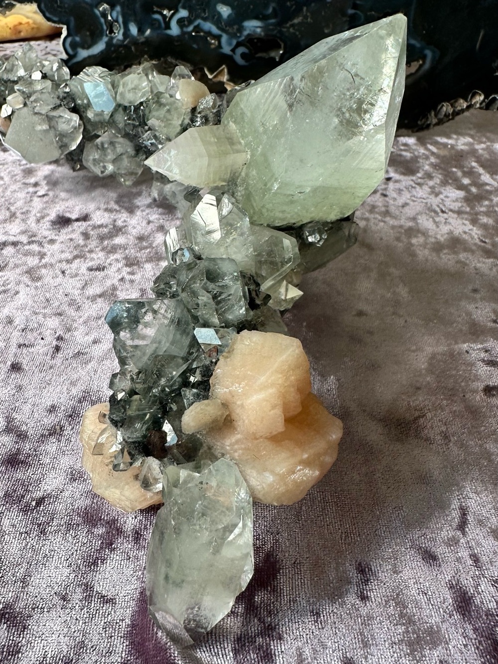 Green quarts cluster GQC04